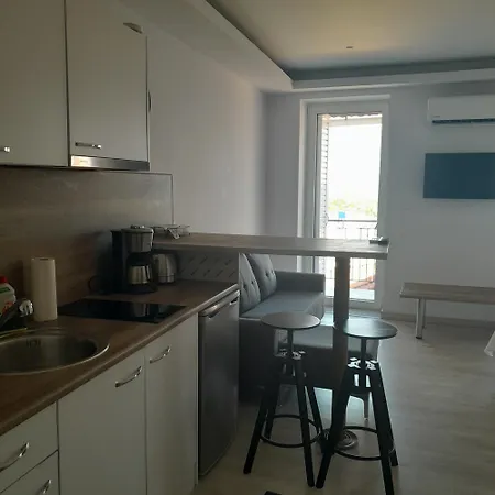 Апартаменты With View Гитион